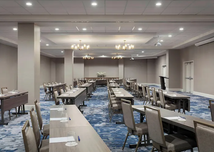 Delta Hotels By Marriott™ Virginia Beach Waterfront Suites